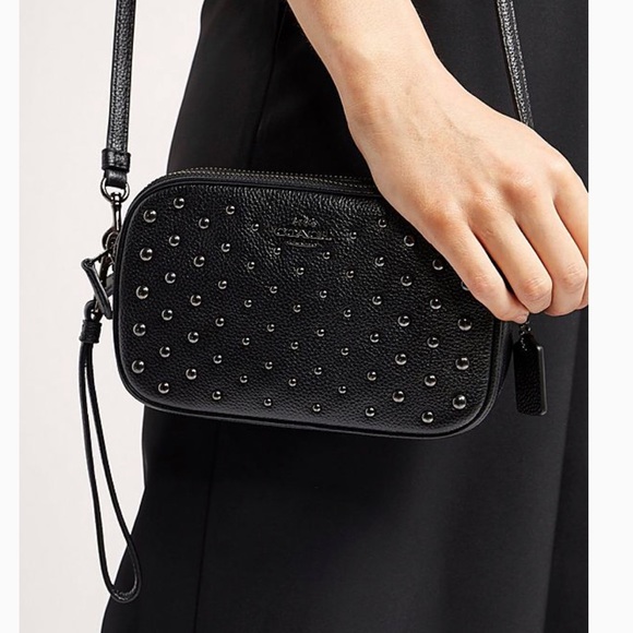 ISO Coach Crossbody Clutch! 🖤❤️🖤❤️ - Picture 5 of 5